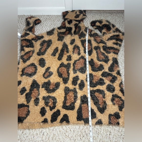 SHOW ME YOUR MUMU WOMEN'S CHEETAH FEVER SWEATER SIZE XL - Picture 9 of 12